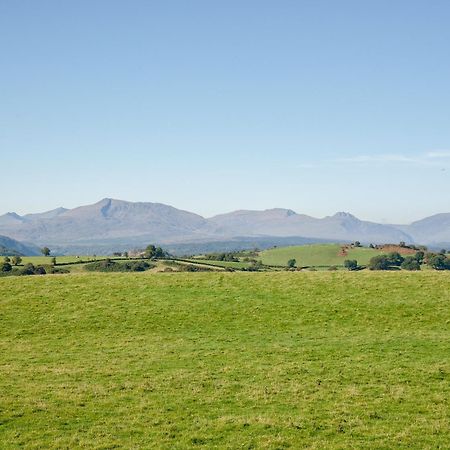 הוילה Capel Garmon Cefn Bach מראה חיצוני תמונה